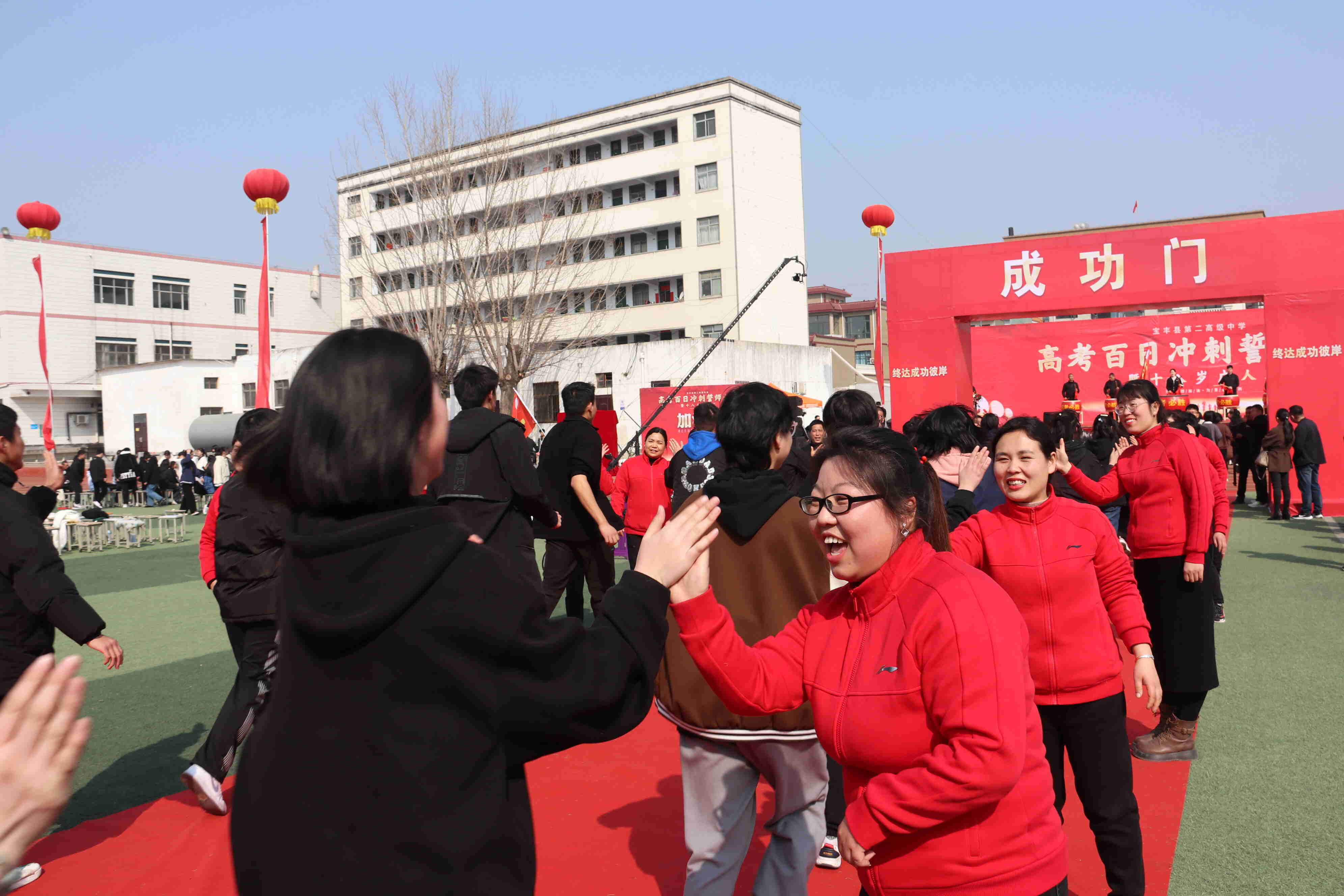 西亚球队强势逆袭，向胜利冲刺